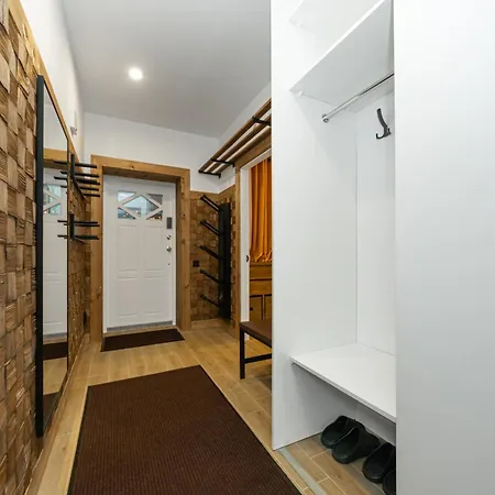 Freeman-3A - 4Місний Апартамент З Кухнею, Терасою, Грилем - На Увесь Перший Поверх Котеджу * Bukovel