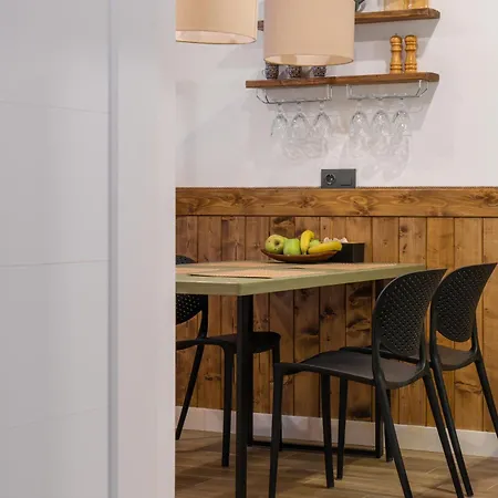 Freeman-3A - 4Місний Апартамент З Кухнею, Терасою, Грилем - На Увесь Перший Поверх Котеджу Apartamento *