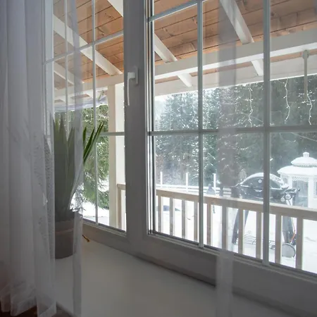 Freeman-3A - 4Місний Апартамент З Кухнею, Терасою, Грилем - На Увесь Перший Поверх Котеджу Apartamento *