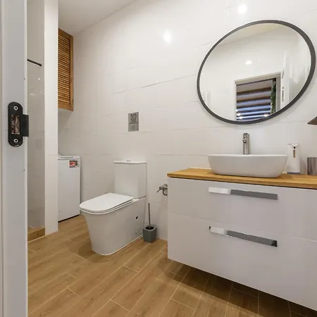 Freeman-3A - 4Місний Апартамент З Кухнею, Терасою, Грилем - На Увесь Перший Поверх Котеджу