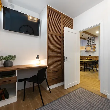 Apartamento Freeman-3A - 4Місний Апартамент З Кухнею, Терасою, Грилем - На Увесь Перший Поверх Котеджу Bukovel