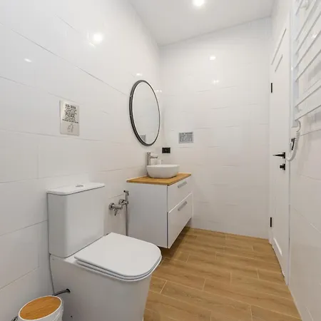 Freeman-3A - 4Місний Апартамент З Кухнею, Терасою, Грилем - На Увесь Перший Поверх Котеджу *